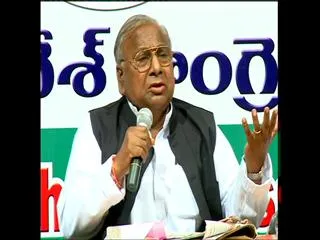 vh fires on telangana chief minister kcr - Sakshi