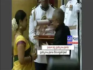 President presents Padma awards - Sakshi