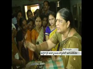 unknown person creates tension in ladies hostel - Sakshi