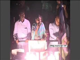 YS Vijayamma Speech in Guntur Road Show - Sakshi