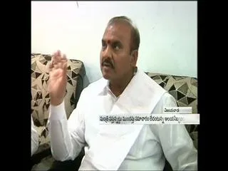 Prathipati pullarao takes on vijayawada kanakadurga temple EO - Sakshi