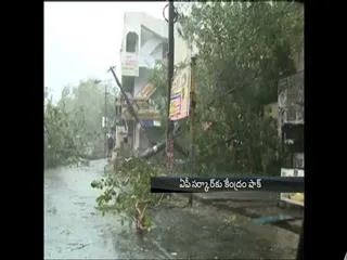Central government makes sensational comments on Hudhud loss - Sakshi