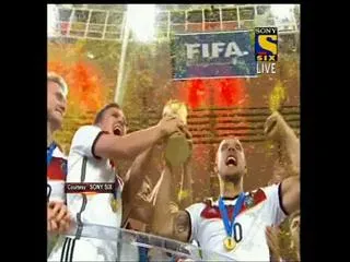 Germany World Cup heroes return to huge fan party - Sakshi