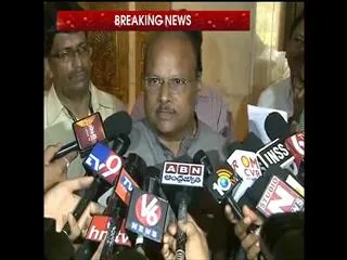 No security for ap representatives in hyderabad says yanamala ramakrishnudu - Sakshi