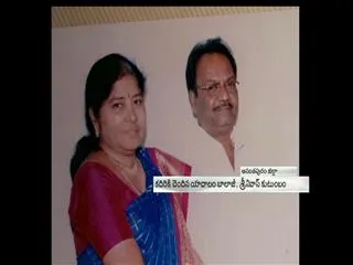 Uttarakhand airlifts 900 pilgrims from Chardham area - Sakshi