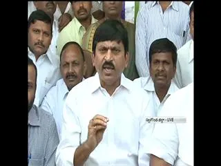 YS Sharmila Paramarsha Yatra in Nalgonda completed - Sakshi