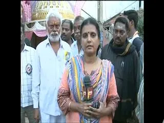YSR foundation and Sakshi stands by Hudhud victims - Sakshi