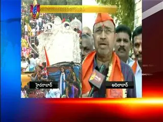 Adilabad collector participated in ganesh immersion - Sakshi