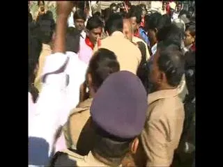 no permission to Prakash Karat ture in anantapur - Sakshi