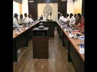 Tribals doughting on baxite mining, says chandra babu - Sakshi