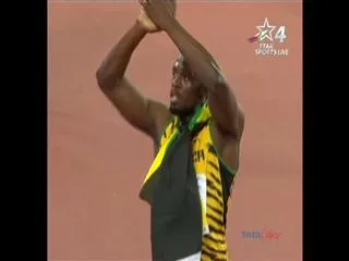 Usain Bolt wins 200m gold in 19.55 secs at World Athletics Championship - Sakshi