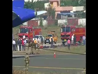 Bhubaneswar-Mumbai flight emergency landing in Nagpur after bomb scare - Sakshi