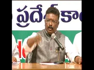 Dasoju sravan takes on kavitha over bullet proof - Sakshi