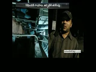 10 passengers injured in diwakar travels bus overturned in mahabubnagar district - Sakshi