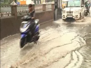 Trains Delayed In Chennai After Heavy Rain Overnight - Sakshi