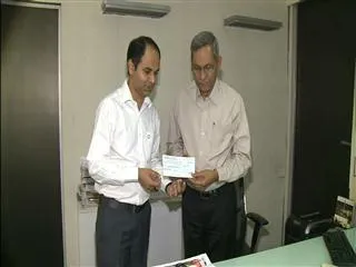 Doctor jai prakash sai donate 50k to chennai floods - Sakshi