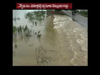 Heavy rains throughout the district - Sakshi