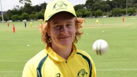 Lloyd Pope creates history as Australia enter last four - Sakshi