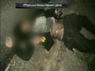 Three killed in road accident, Innova, lorry hits - Sakshi