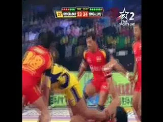 bengalore bulls in lead in prokabaddi league - Sakshi
