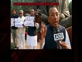 Ysrcp MPs fight for AP Special Status | Parliament Winter Session - Sakshi