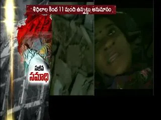 Nine died after a roof-collapse in banda - Sakshi