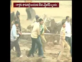 3 year old rakesh who slipt in borewell hasbeen dead - Sakshi