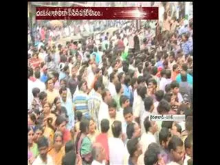 lathi charge at khairatabad - Sakshi