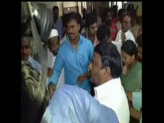 High tensions at guntur govt hospital - Sakshi