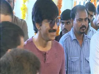 Raviteja's next 'Evado Okadu' started - Sakshi
