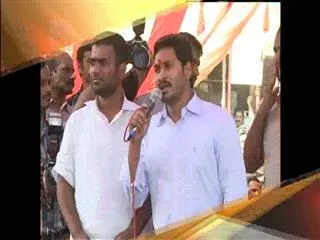 chandra babu is playing with lives of farmers and weavers, says ys jagan mohan reddy - Sakshi