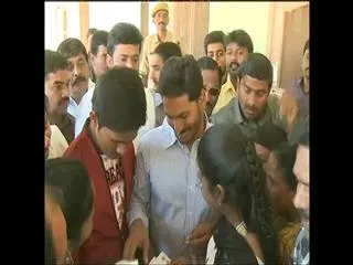 Ys jagan mohan reddy to tour sixth day raith bharosa yatra in Anatapur district - Sakshi