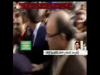 Arun Jaitley files Rs 10 crore defamation case against Kejriwal - Sakshi