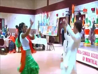 Canadian Prime Minister Justin Trudeau wins hearts through his energetic Bhangra performance - Sakshi