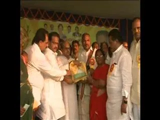 bran found in chandranna kanuka packeges - Sakshi