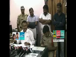 lace cap unemployed in karimnagar district - Sakshi