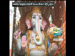 devotees flow in khairatabad - Sakshi
