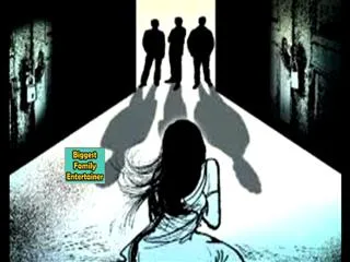 Schoolgirl Gang-raped, Tortured, Strangled in Aligarh; police face anger - Sakshi