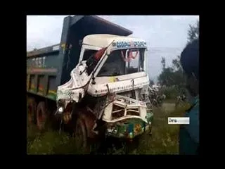 Two killed in road accident - Sakshi