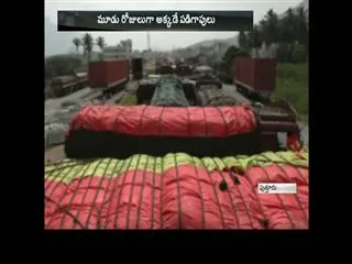 Chennai Floods Affect | Lorry Drivers Hunger Problems - Sakshi