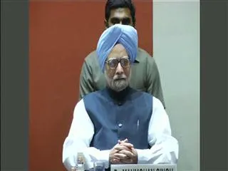 Clean chit to Manmohan Singh in coal scham by CBI - Sakshi