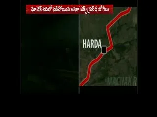 Train derails: 15 bogies fall in river at Madhya pradesh - Sakshi