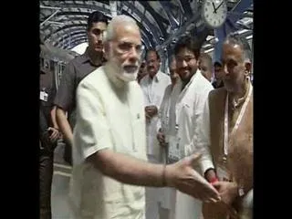 PM Narendra Modi Inaugurates Delhi-Faridabad Metro Line - Sakshi