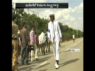 Palamuru Student breaks Michael Jackson's records with moon walk - Sakshi