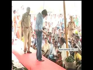 pawan-kalyan-meets-penumaka-farmers - Sakshi