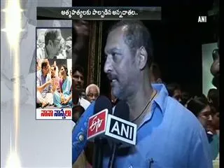 Nana Patekar steps forward to help farmers - Sakshi