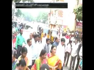 Telangana employees protest at AP NGO Home - Sakshi