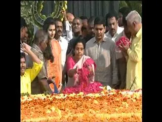 NTR To A tribute to family members - Sakshi