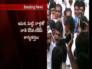 raghuveera reddy attacked by Kona villagers - Sakshi