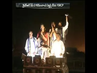 YSRCP MLA RK Roja wide campaign for  Warangal By Election - Sakshi